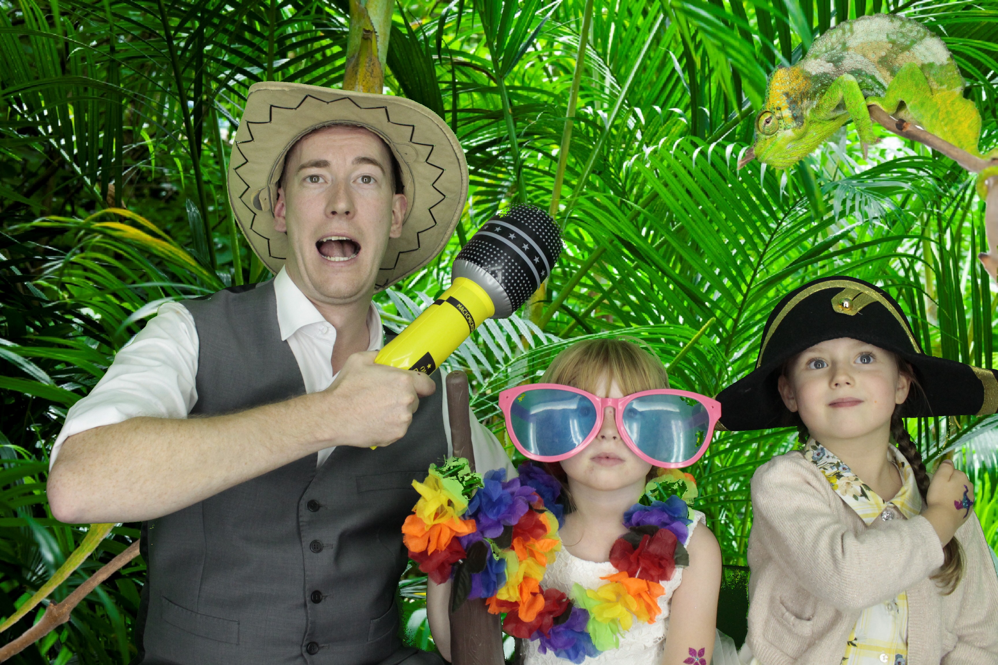Jade & Arrons's Wedding | View more photos from the event at gallery.myphotoboothexperience.co.uk/u/MyPhotoBoothExperienceLtd/Jade-Arronss-Wedding